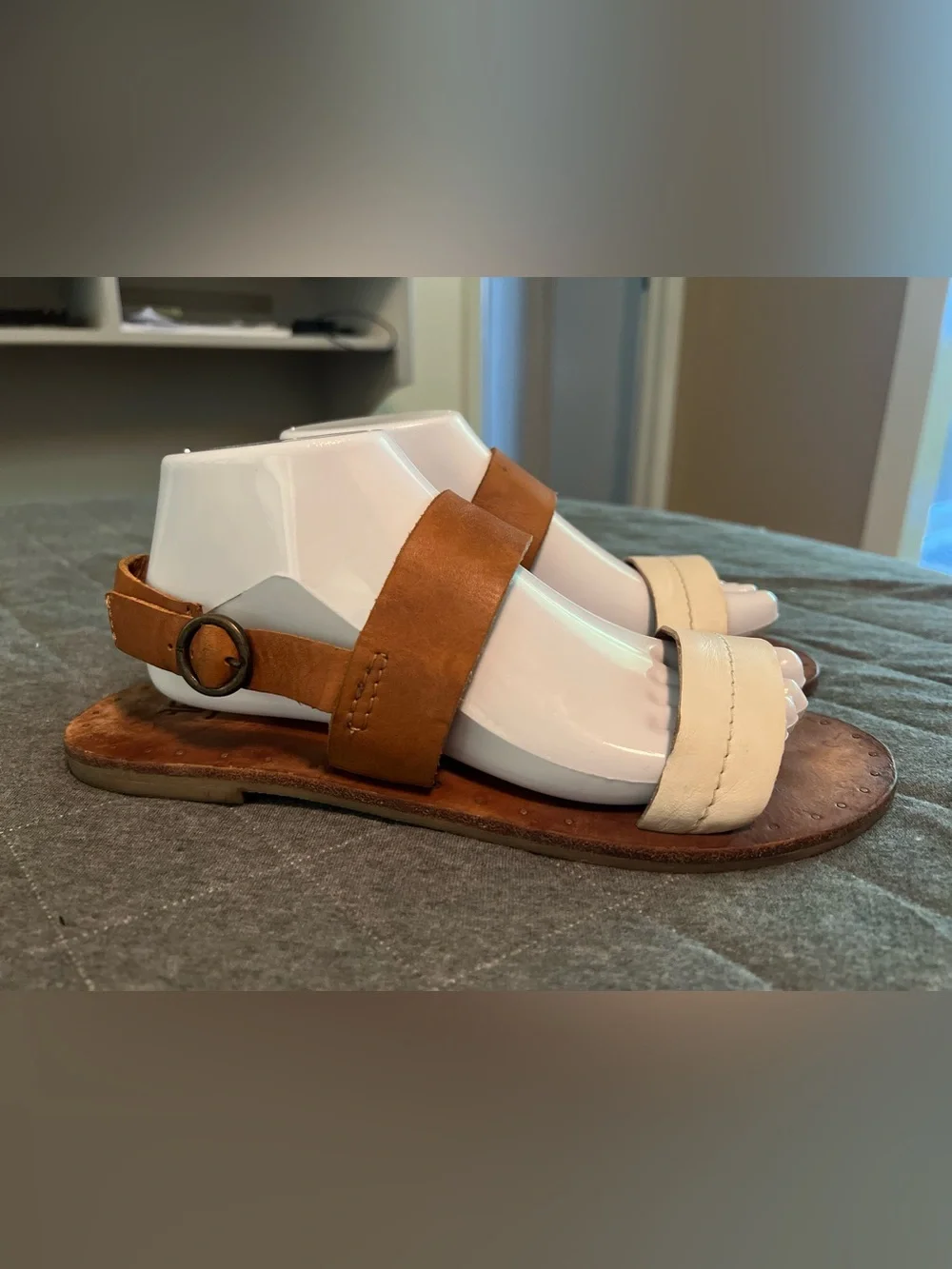 FRYE Ally 2.0 Sz 9.5 Leather Strap Sandals